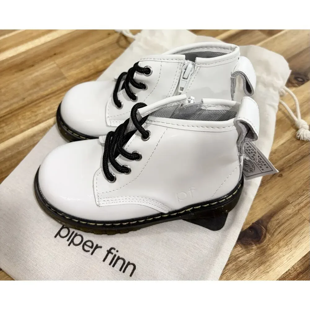 NWT Piper Finn Little Wonder & Co. Kids Size 6 Combat Boots Leather Snow White